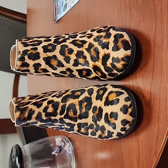 Michael Shannon Leopard Ankle Bootie - Picture 2 of 6